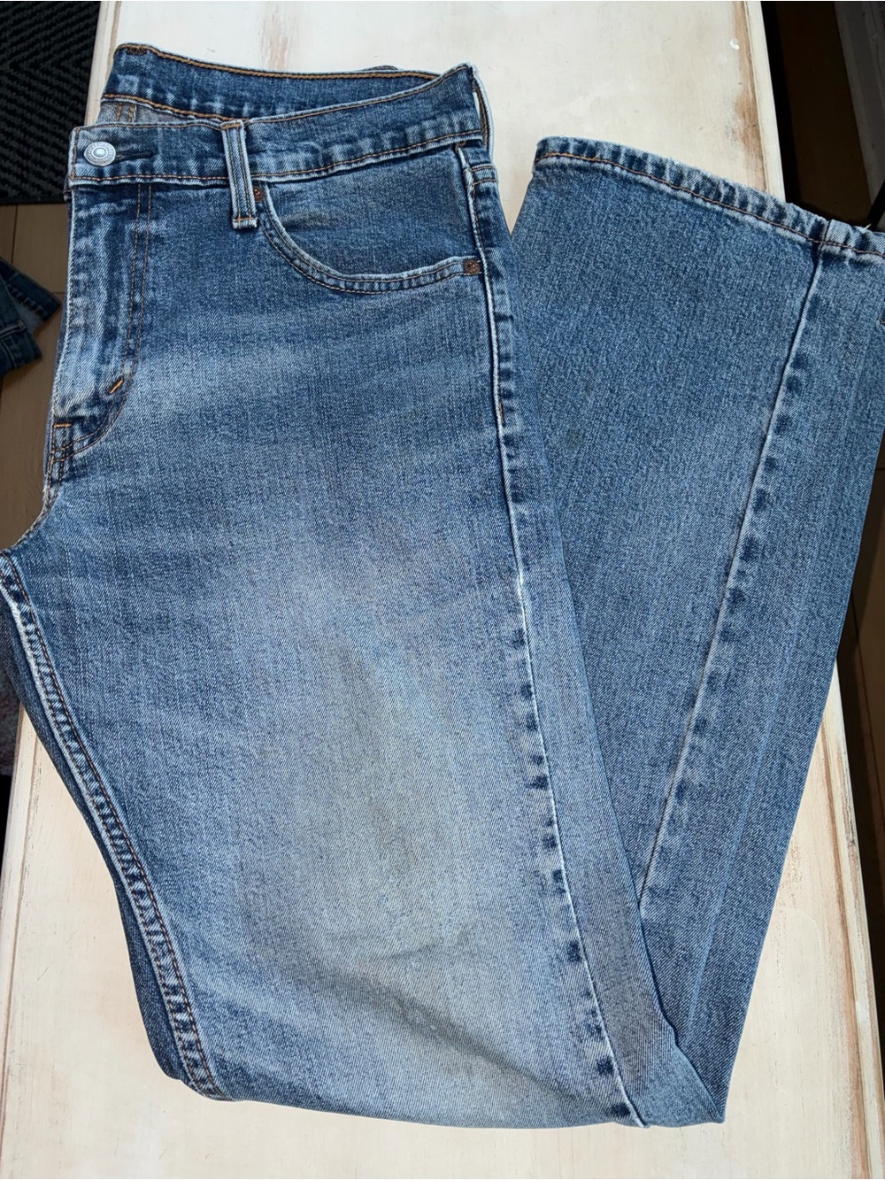 Levi's Men's Light Blue 33x32 Relaxed Denim Jeans read description
